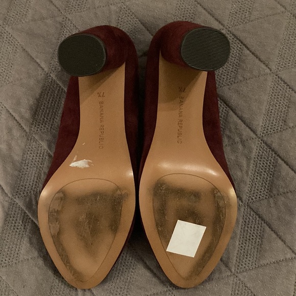 Banana Republic Burgundy Suede Pumps 👠 - Picture 5 of 7